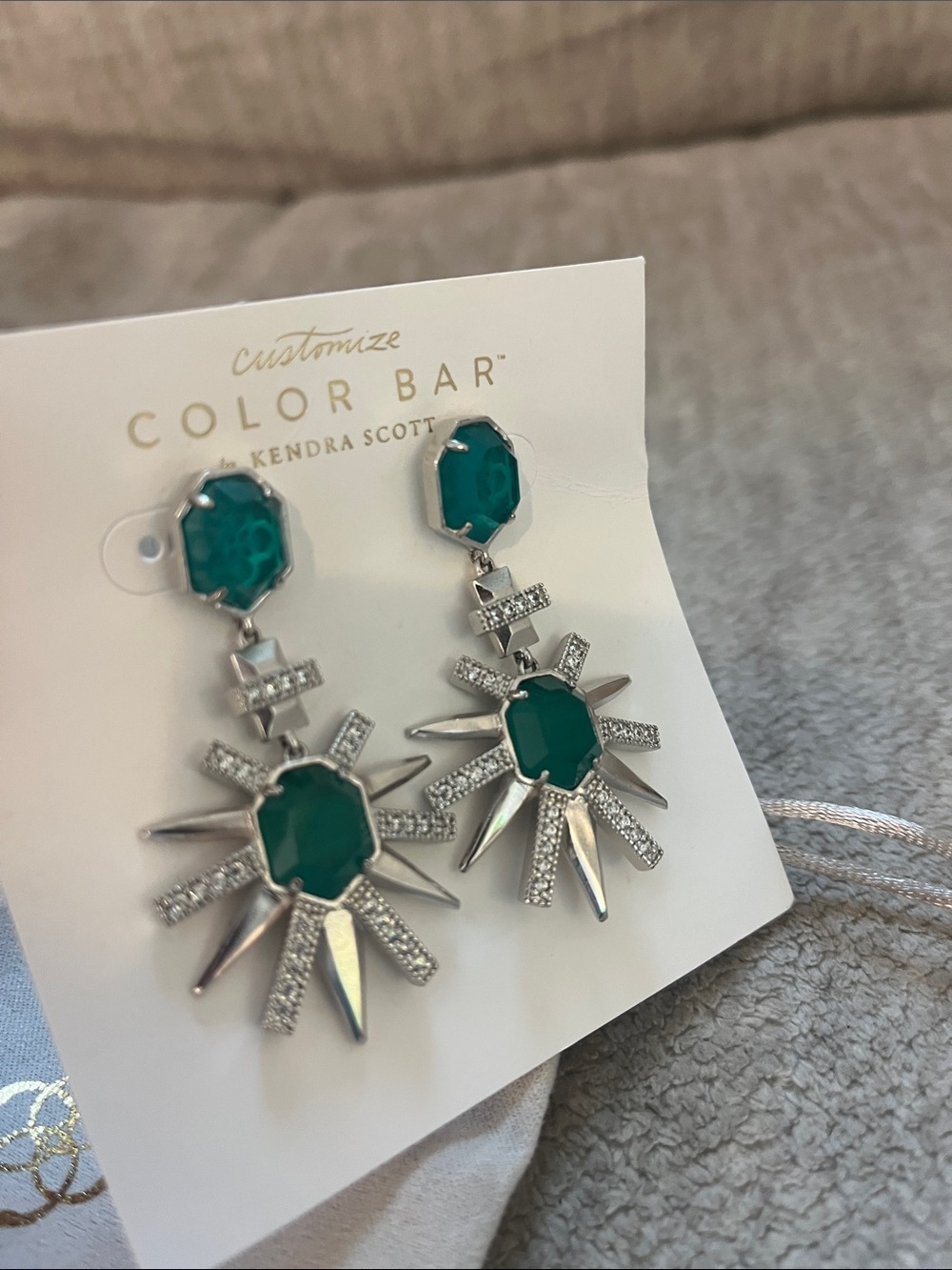 NEW Kendra Scott Color Bar Emerald Green Statement Drop Earrings - Picture 2 of 3